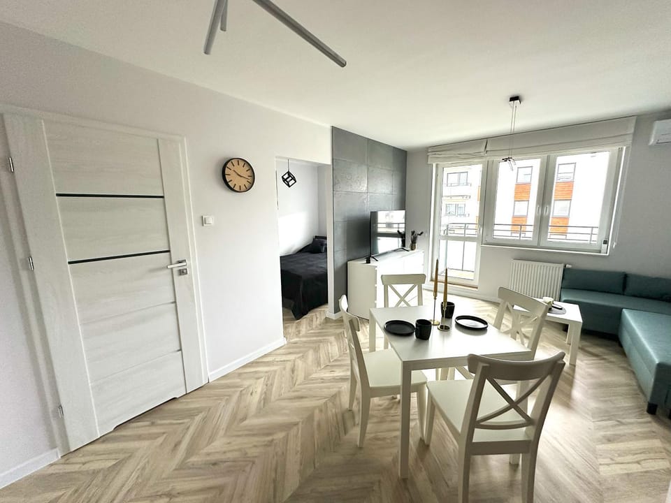 TV and multimedia, Living room, Dining area