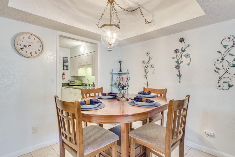 Waterfront Community w/ Perks: Mary Esther Condo House in Mary Esther
