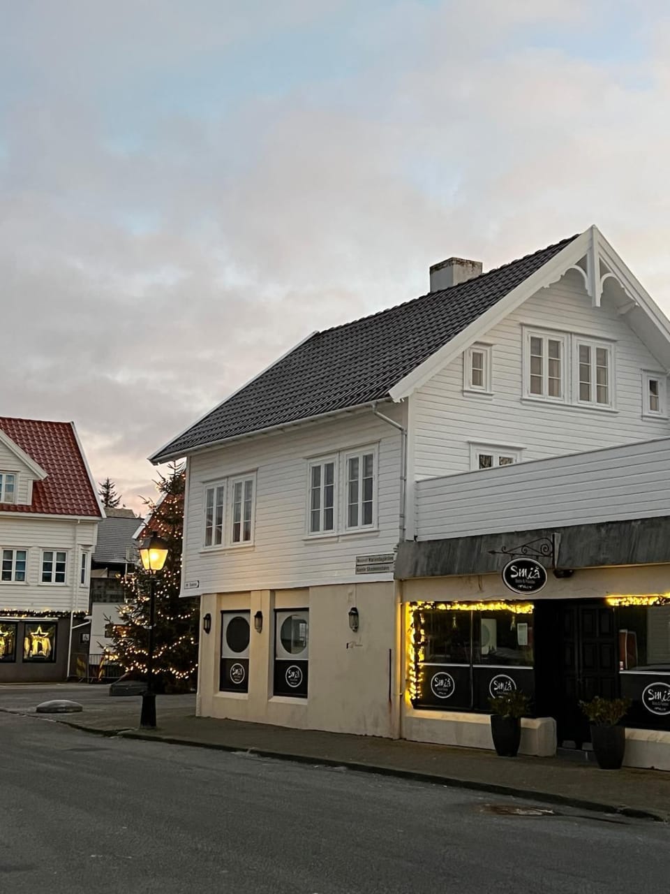 Property building, Street view