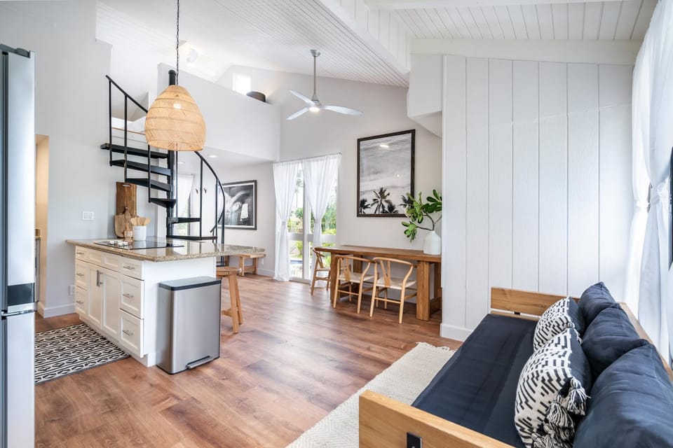 The Drifter - North Shore Loft - Relaxed Luxury Apartment in Kawela Bay
