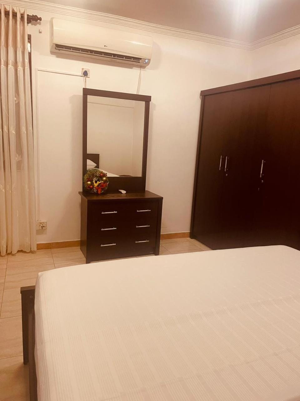 Bedroom, air conditioner