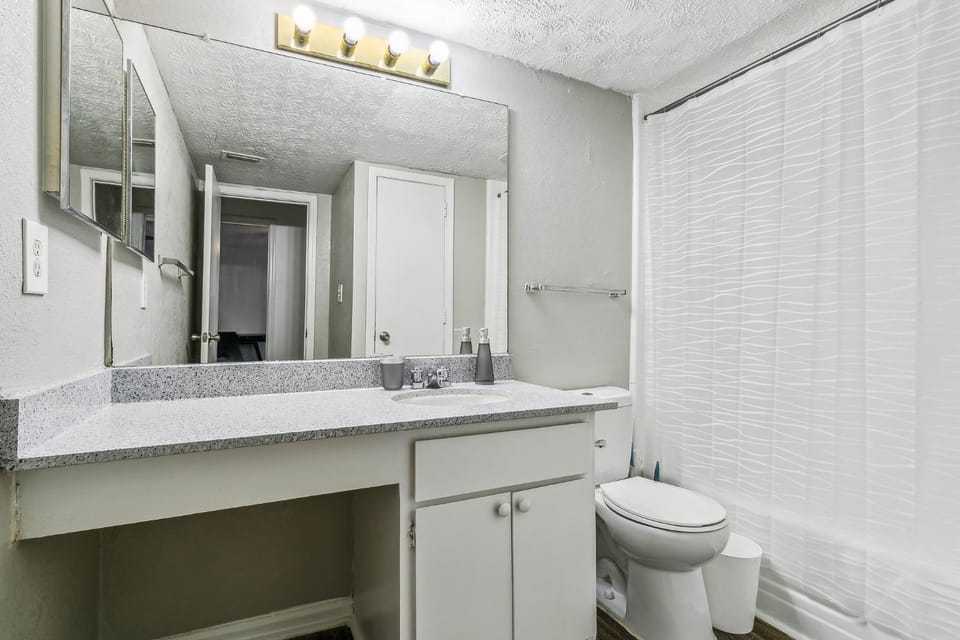 Halsten at Vinings 3006 spacious 1 Bed 1 Bath Apartment in Vinings