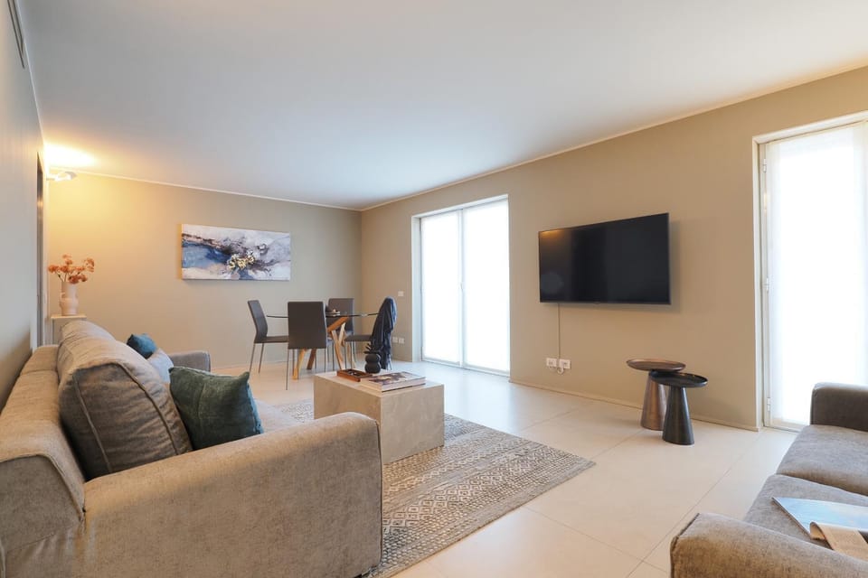 TV and multimedia, Living room, Seating area