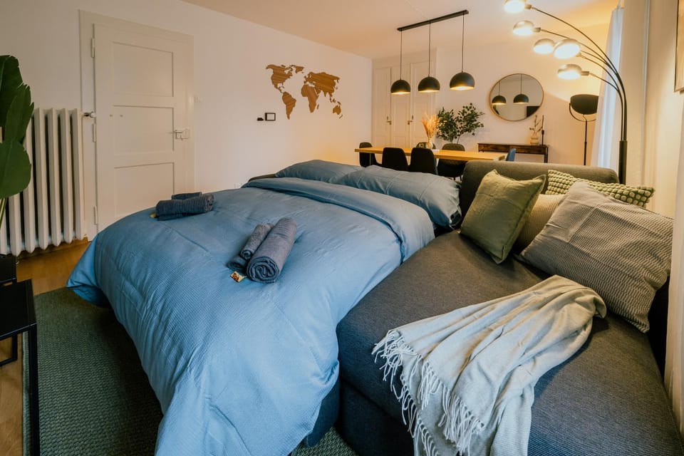 Bed, Living room, Seating area