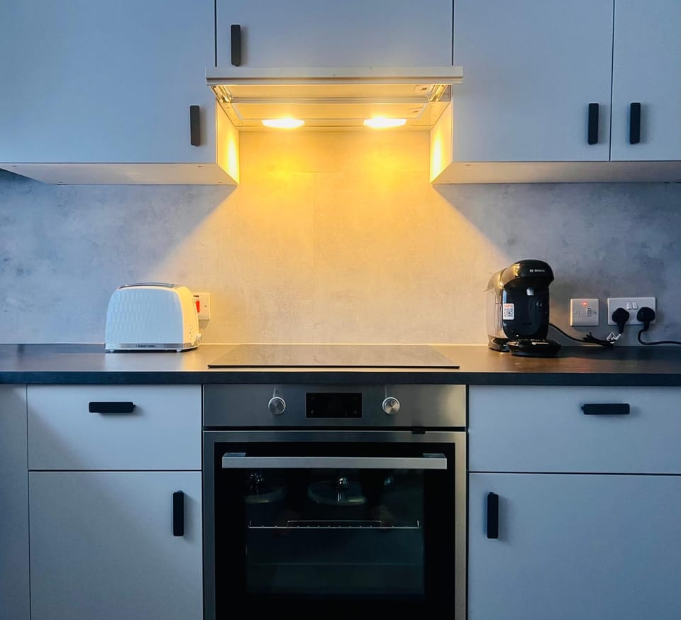 Coffee/tea facilities, Kitchen or kitchenette, minibar, stove, toaster