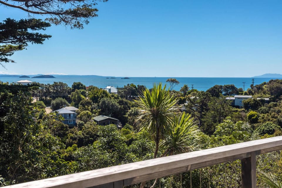 Hekerua Bay Retreat - Stay Waiheke House in Auckland Region