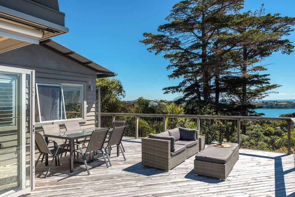 Hekerua Bay Retreat - Stay Waiheke House in Auckland Region