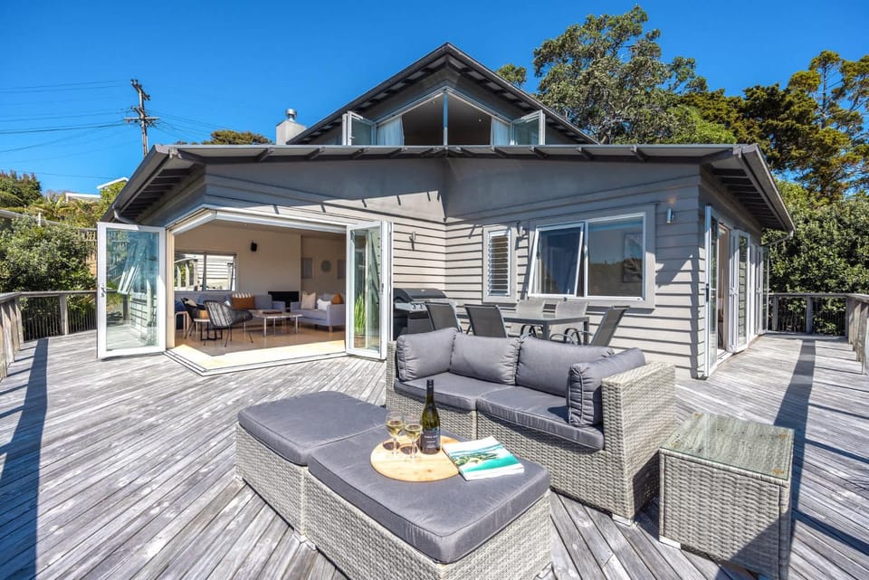 Hekerua Bay Retreat - Stay Waiheke House in Auckland Region