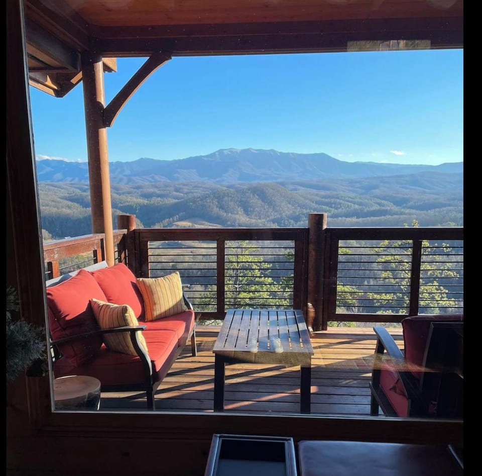 Natural landscape, View (from property/room), Balcony/Terrace, Seating area, Mountain view
