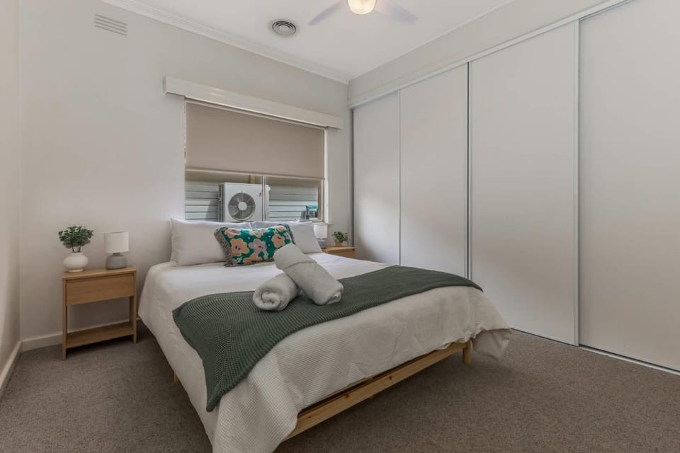 Bed, Photo of the whole room, Bedroom, towels, wardrobe