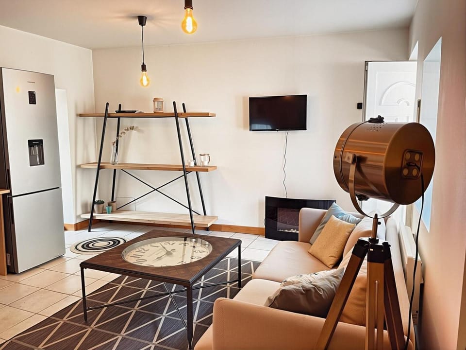 Communal lounge/ TV room, TV and multimedia, Living room, Seating area