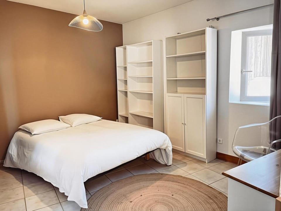 Bed, Photo of the whole room, Bedroom, wardrobe
