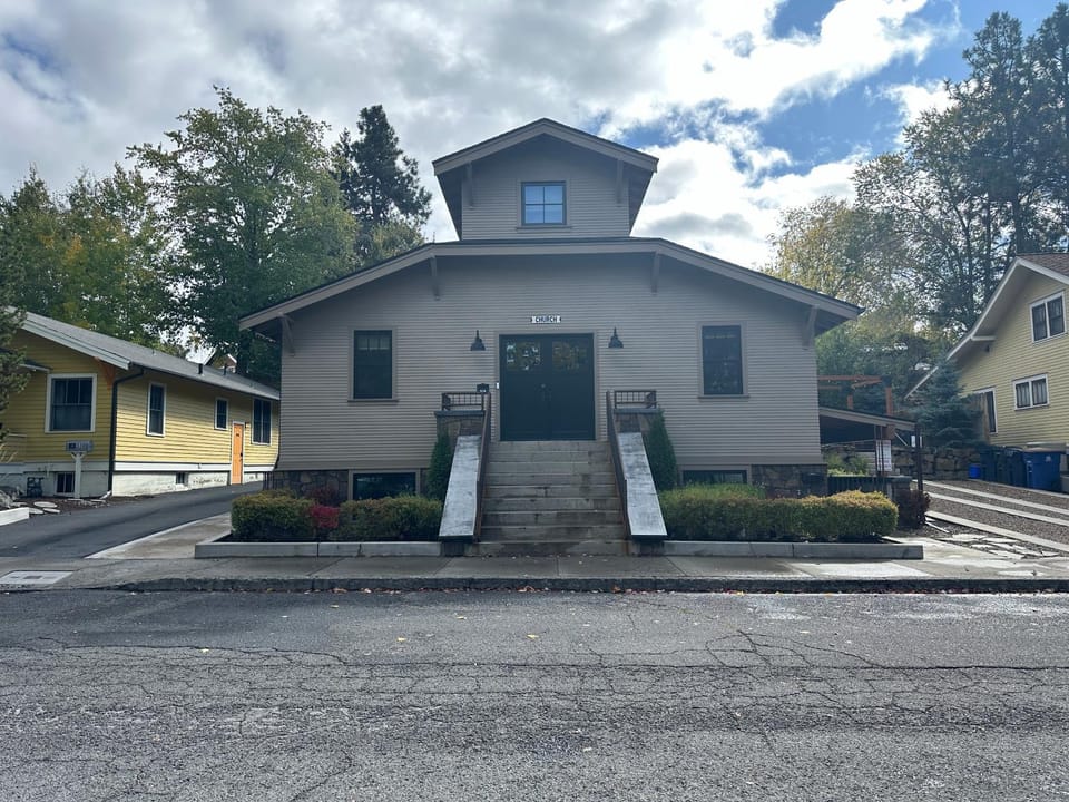 Property building, Street view, pet friendly