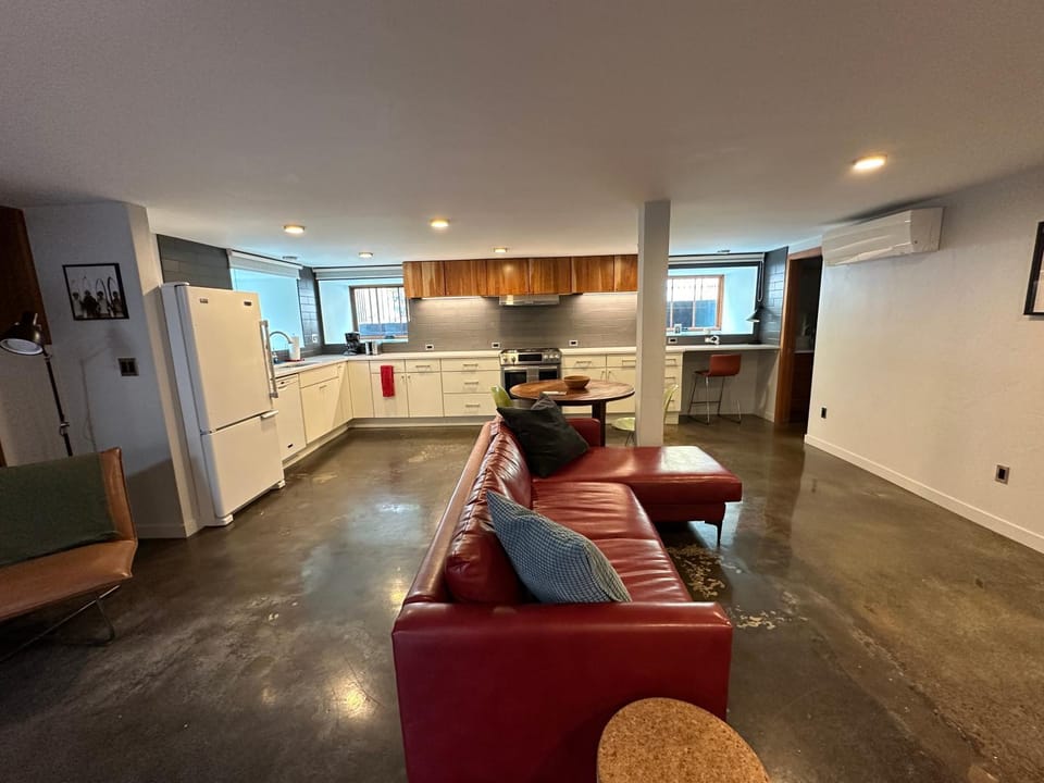 Kitchen or kitchenette, Living room, Seating area