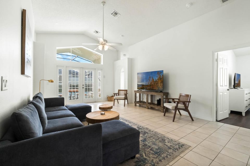 TV and multimedia, Living room, Seating area