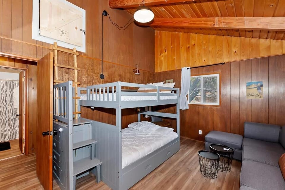 Encino Pine Cabin Moonridge Cabin in Big Bear