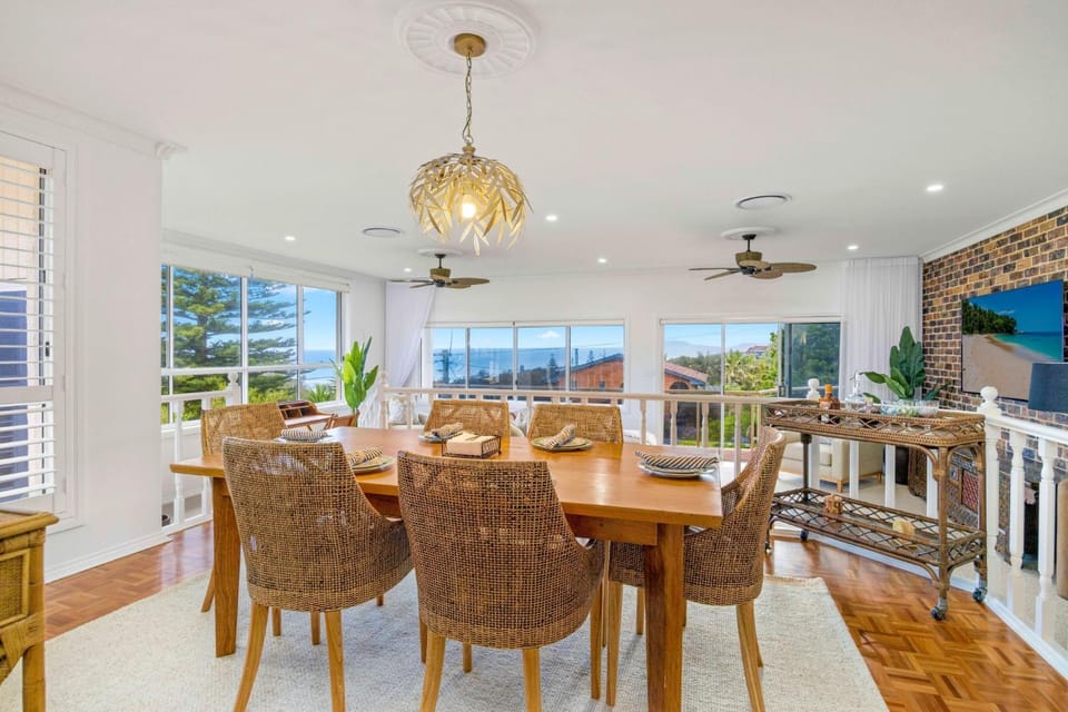 Living room, Seating area, Dining area, Sea view