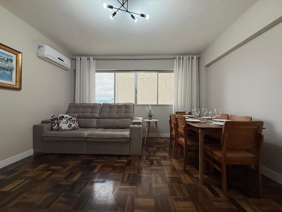 IZ01- Pé na Areia| Centro| Completo| Garagem Apartment in Camboriú