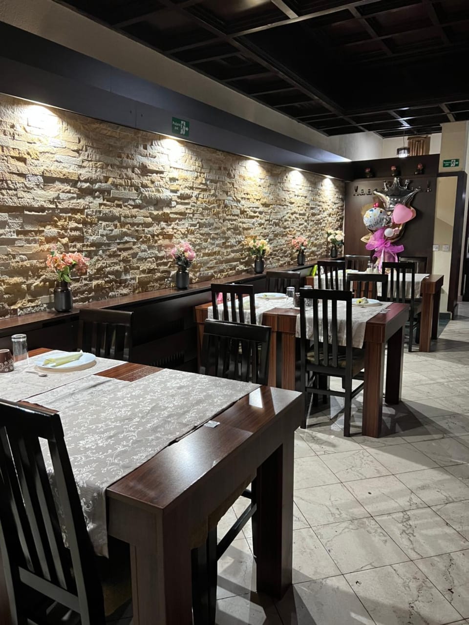 Restaurant/places to eat, Banquet/Function facilities