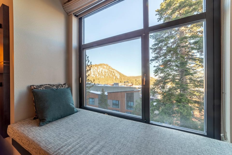 Updated Pet Friendly Monache Studio with Views! Apartment in Mammoth Lakes