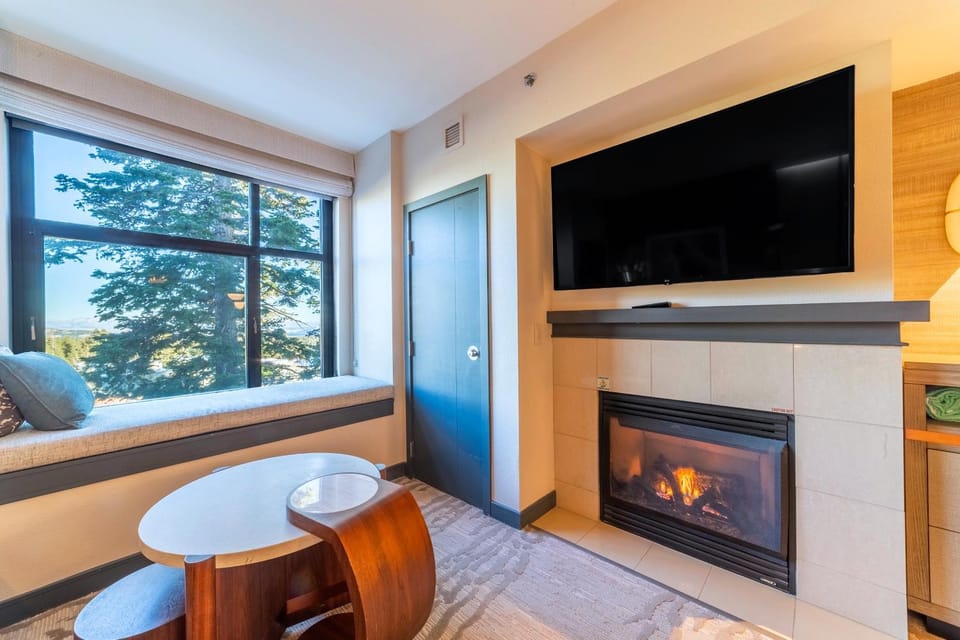 Updated Pet Friendly Monache Studio with Views! Apartment in Mammoth Lakes