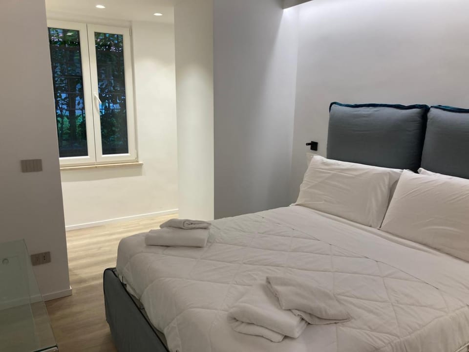 Manzoni bilocale con doppi servizi piano terra Apartment in Rome