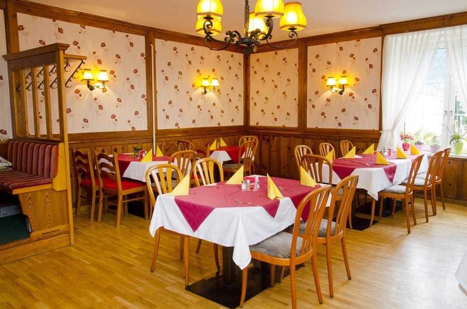 Restaurant/places to eat