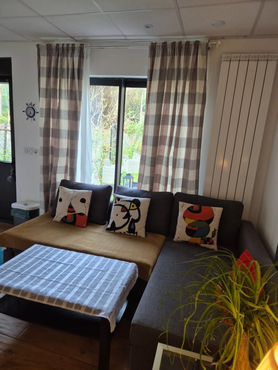 Channel-Appartement cosy avec piscine, jardin & nature aux portes de Paris Apartment in Paris