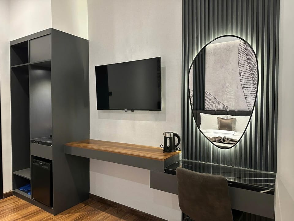 TV and multimedia, wardrobe