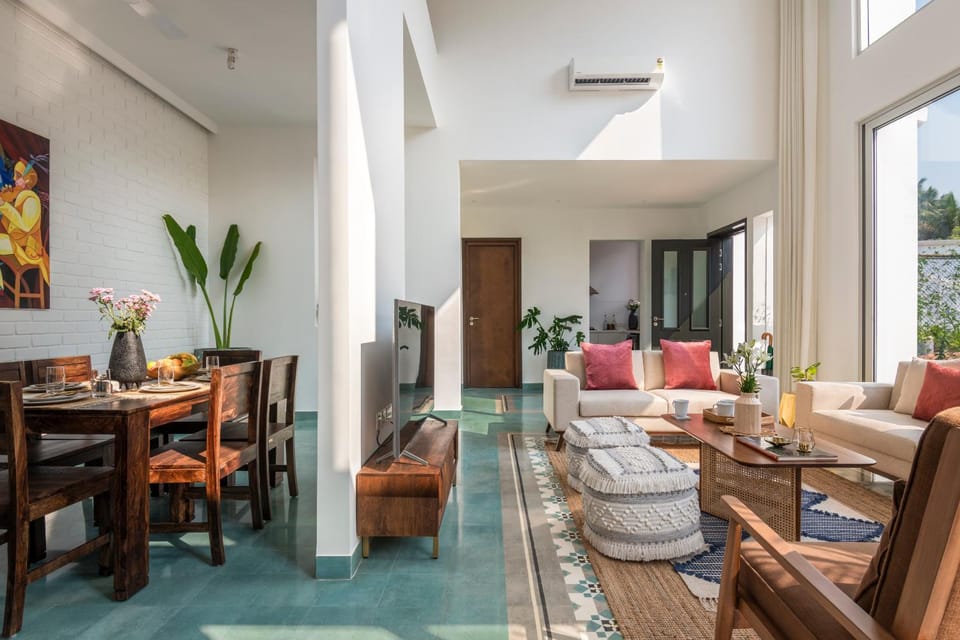 Living room, Dining area