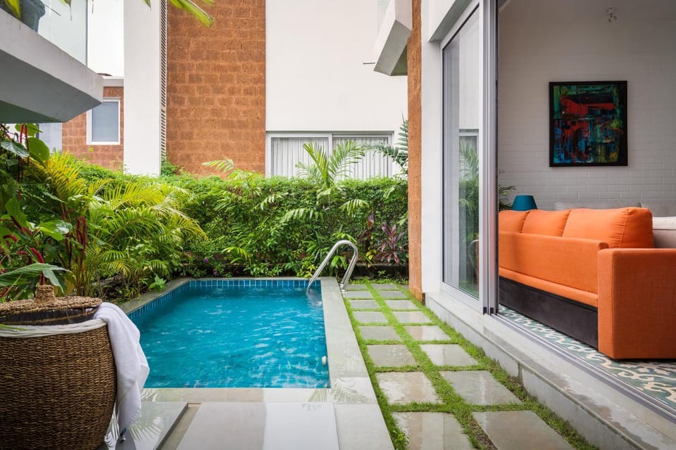 Garden, Seating area, Swimming pool