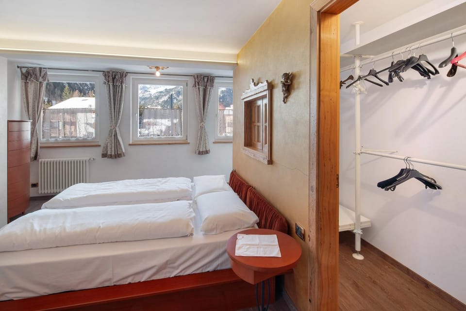 Property building, Living room, Bedroom