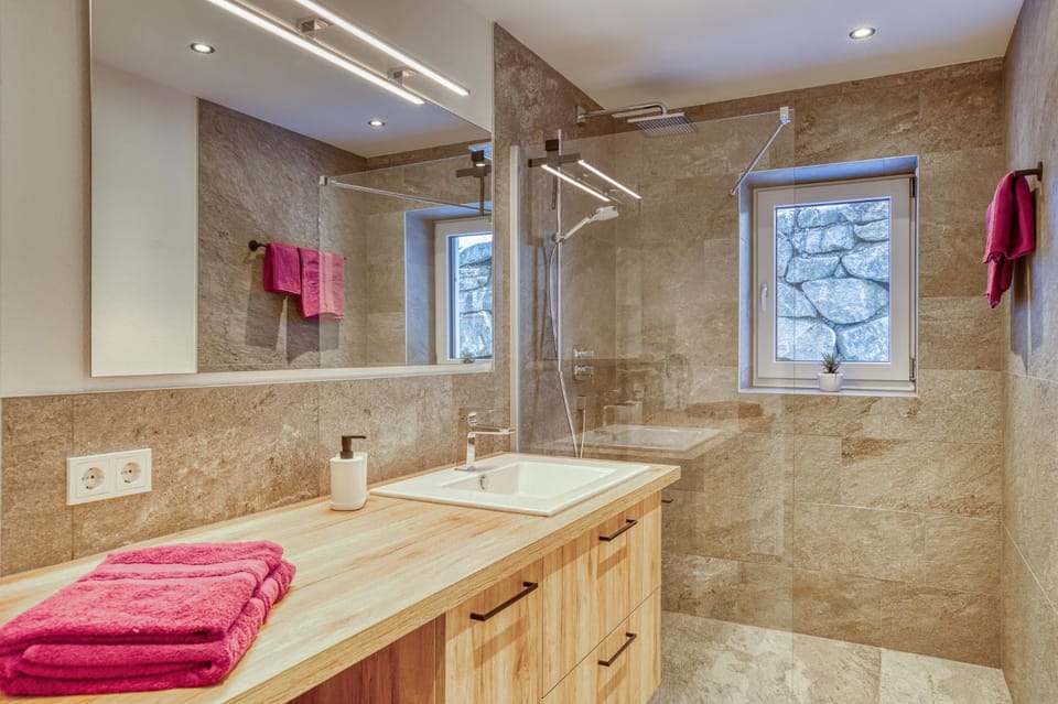 Shower, Bathroom, towels