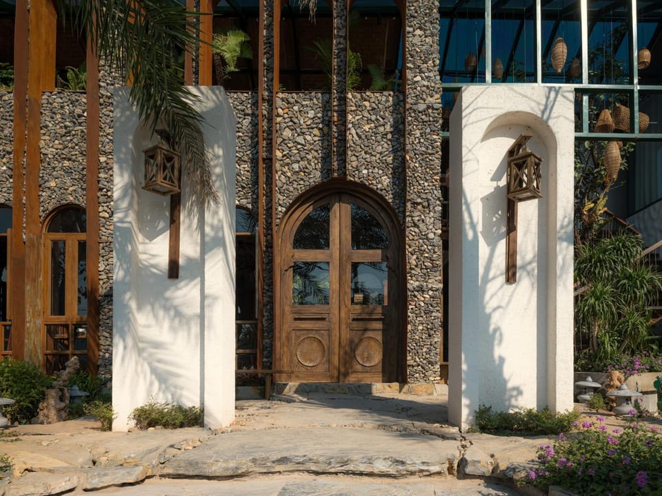 Facade/entrance