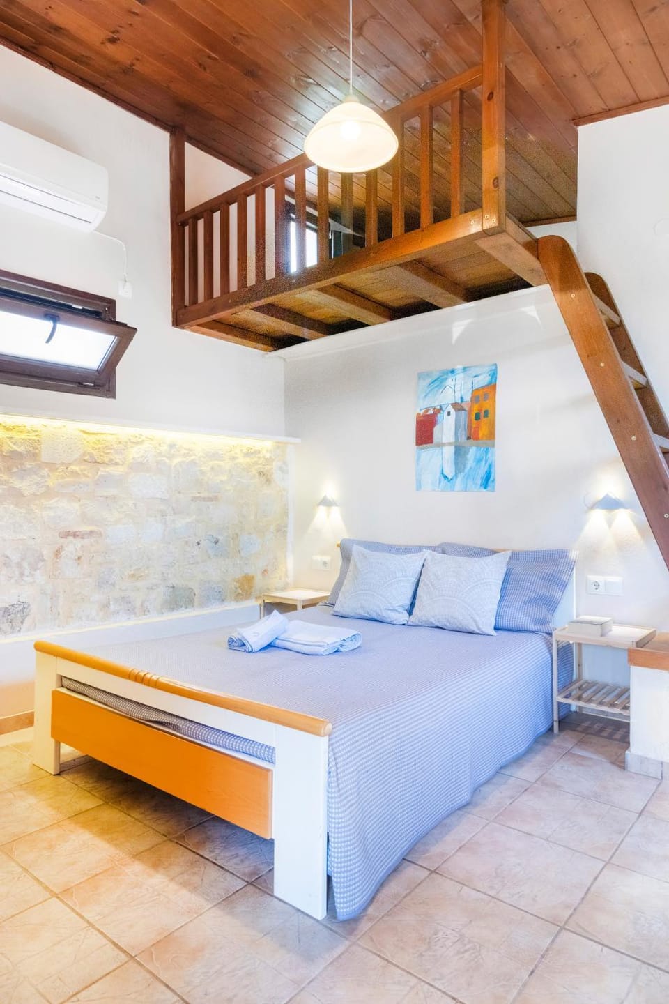 Bed, Photo of the whole room