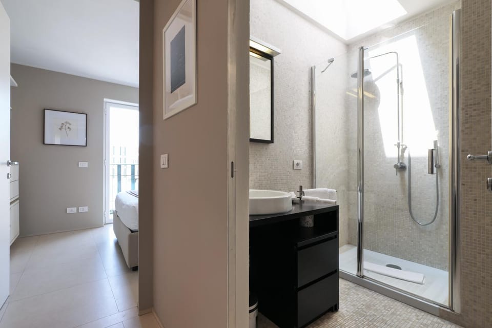 Shower, Bathroom, towels