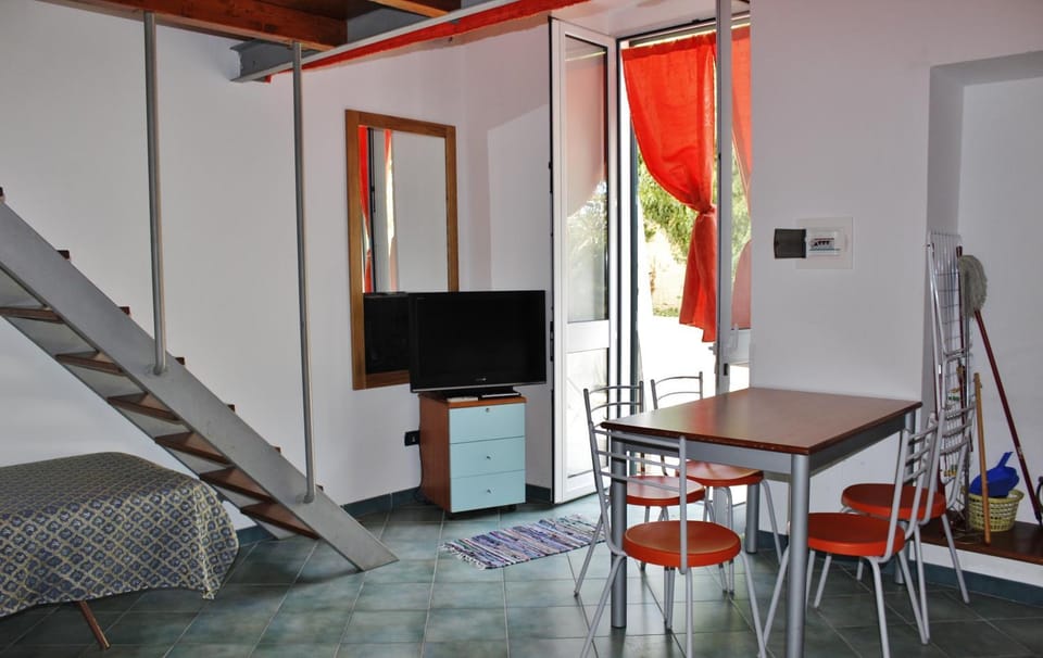 Communal lounge/ TV room, TV and multimedia
