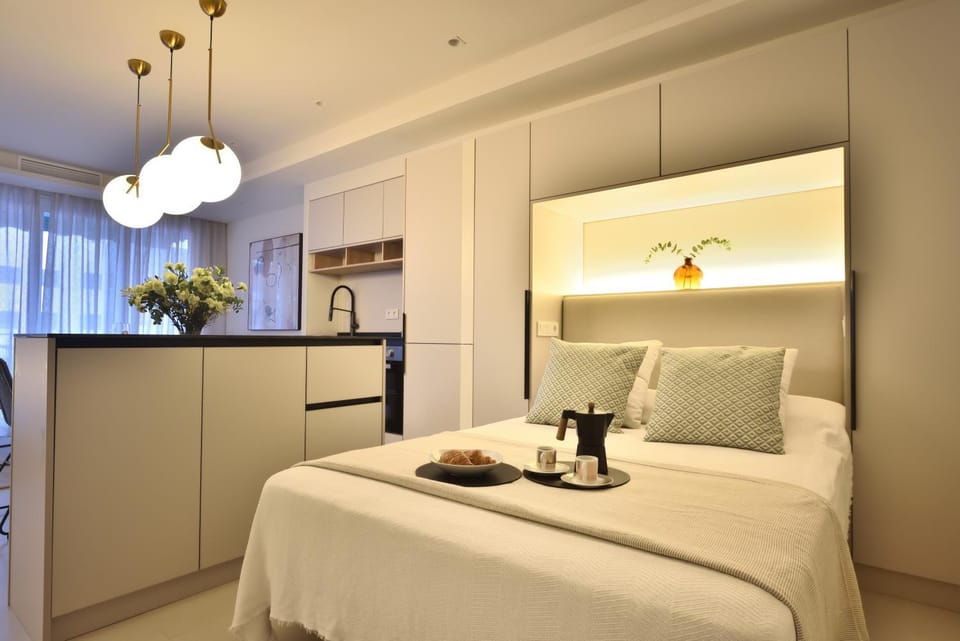 Bed, Photo of the whole room, Bedroom