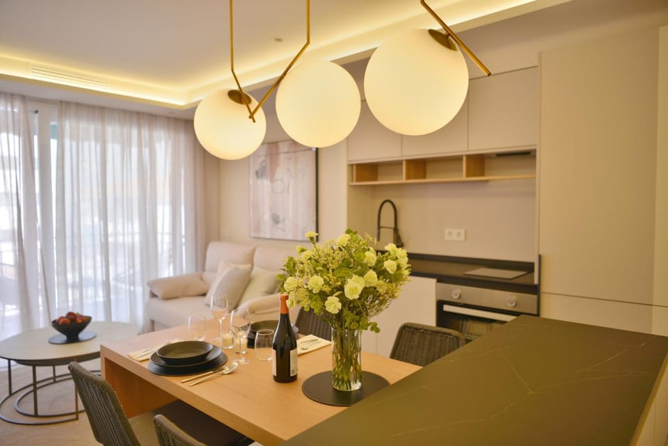 Kitchen or kitchenette, Dining area, Dinner