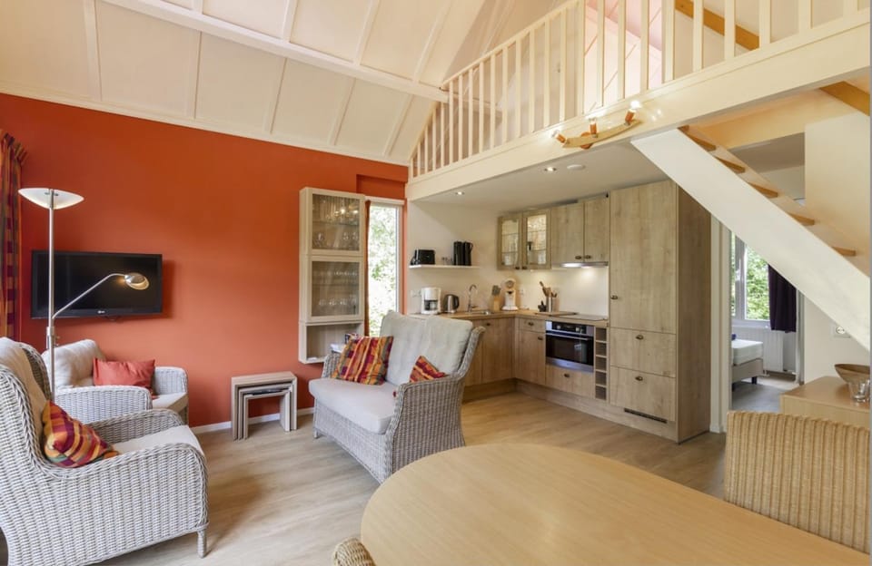 Communal lounge/ TV room, Living room