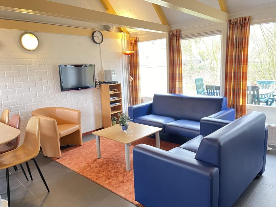 Communal lounge/ TV room, Living room