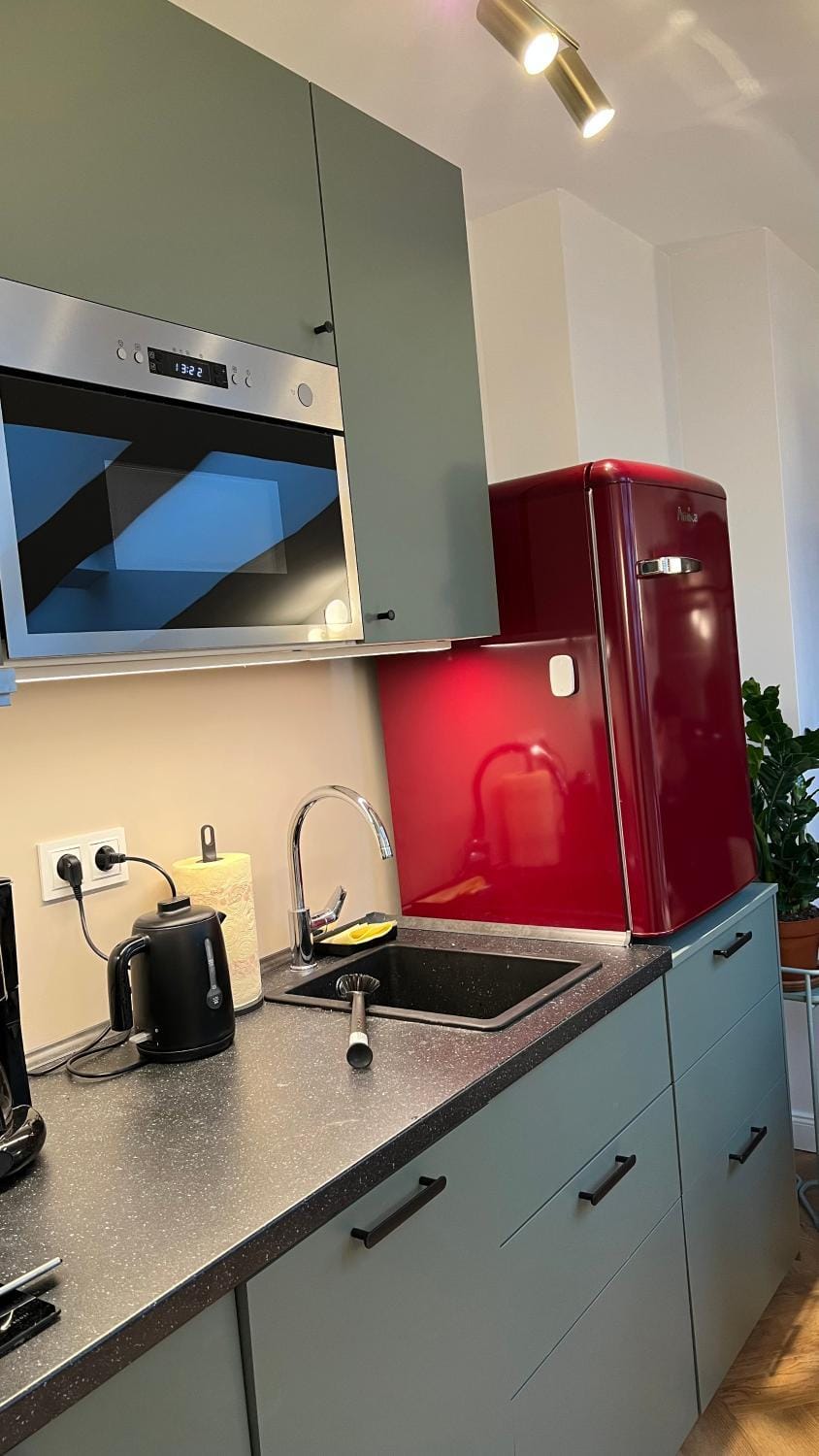 Kitchen or kitchenette, dishwasher