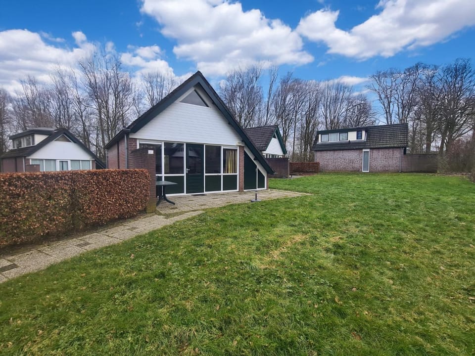 Property building, Facade/entrance, Off site