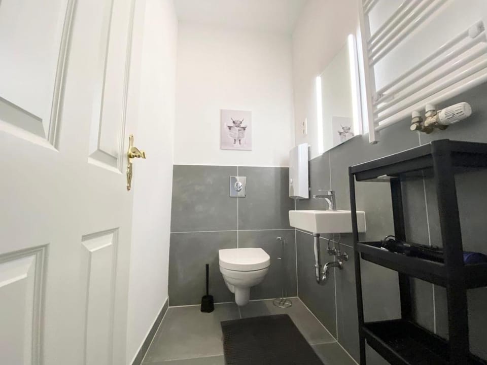 Toilet, Bathroom