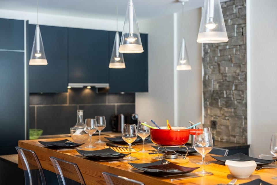 Food and drinks, Dining area, Food