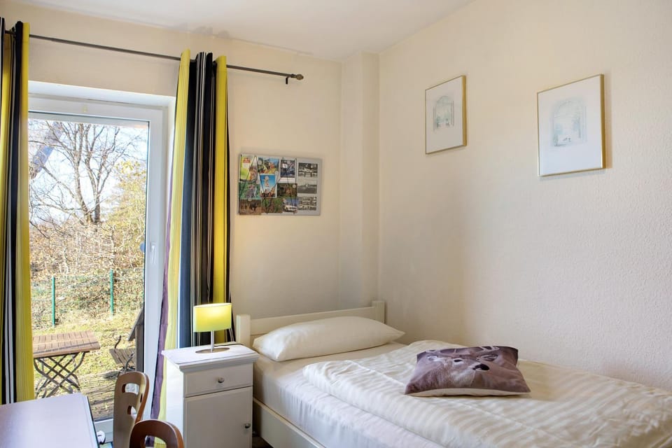 Living room, Bedroom