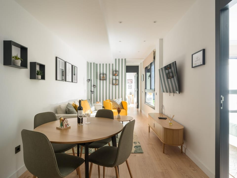TV and multimedia, Living room, Dining area