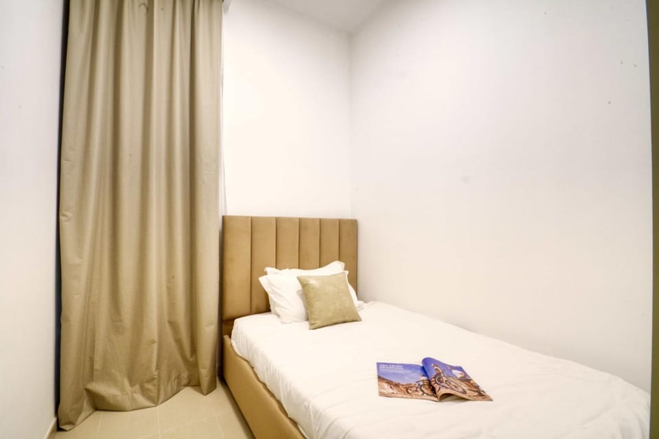 Bed, View (from property/room), Photo of the whole room, Bedroom