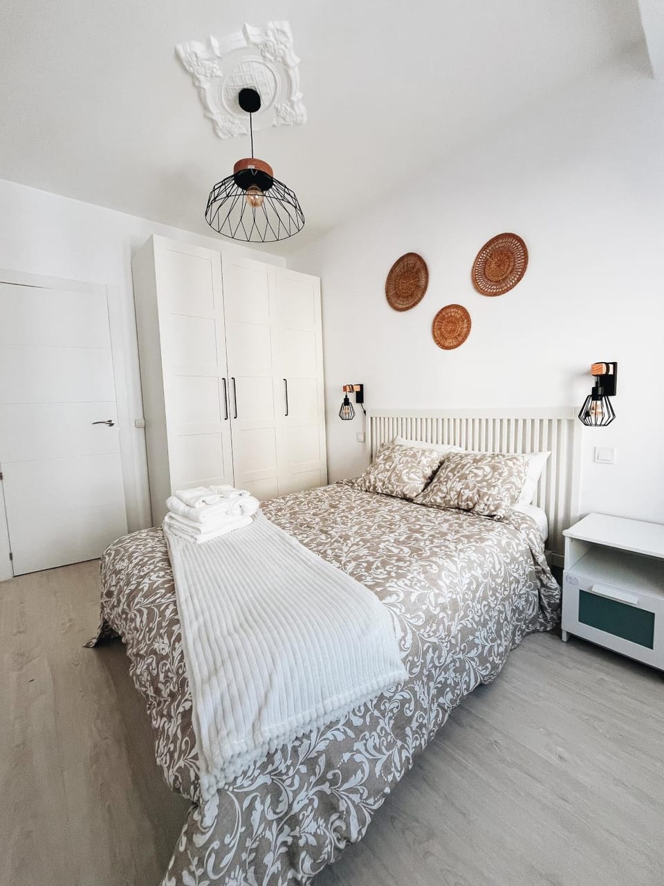 Bed, Bedroom, wardrobe