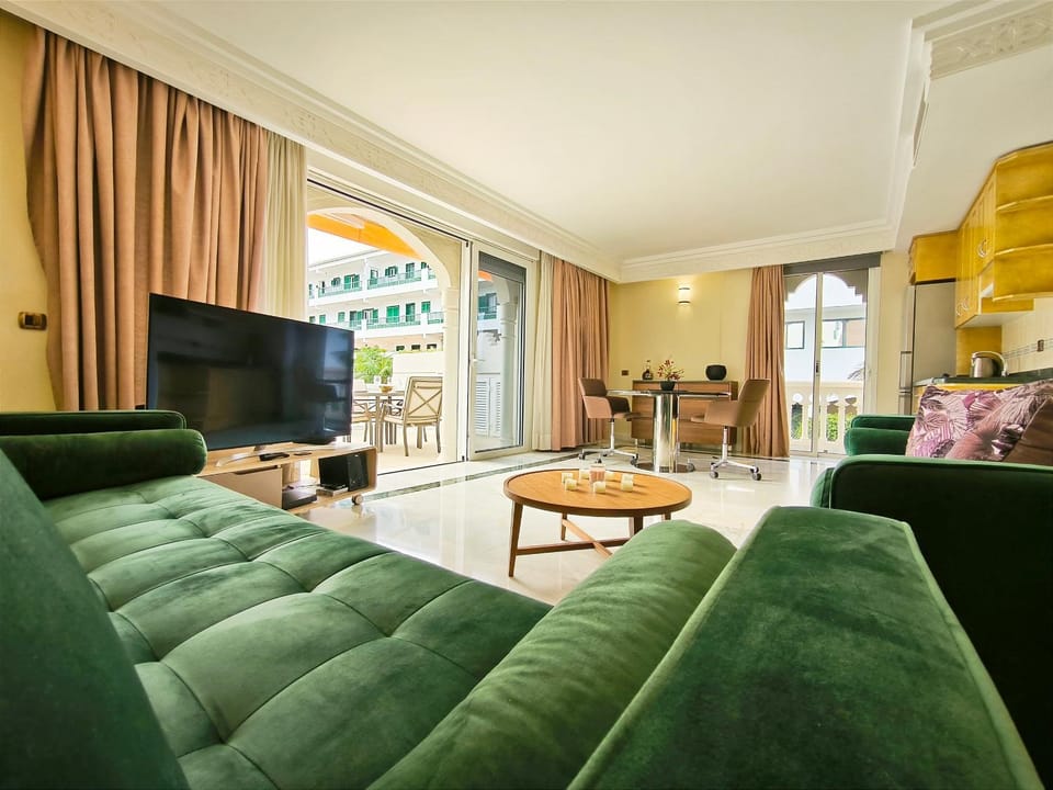TV and multimedia, Living room, Dining area